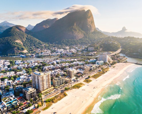 Barra-da-Tijuca-Rio_#L_iStock-1124699017