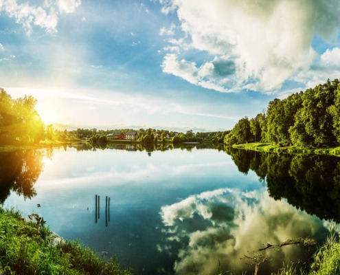 Fluss-Sonnenuntergang-Sumpf_#L_AdobeStock_132684612