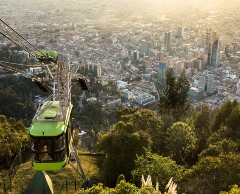 Gondel-ueber-Bogota_#F-#L_AdobeStock_251030497