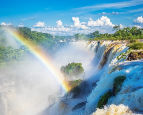 Iguacu-mit-Regenbogen_#L_iStock-525811032_Iguacu